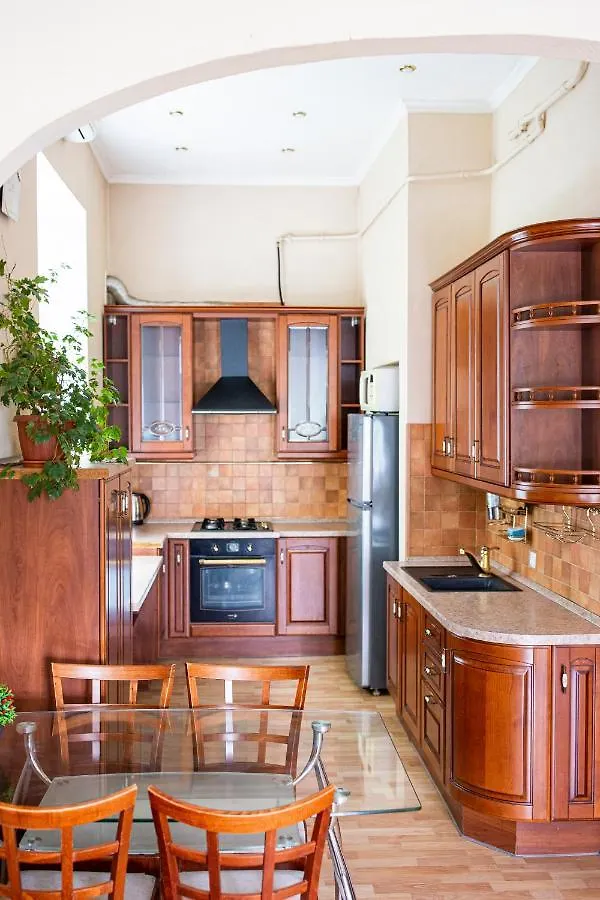 Апартаменти 3-Кімнатні Поруч З Тц Цум, Метро Театральна Appartement Kiev